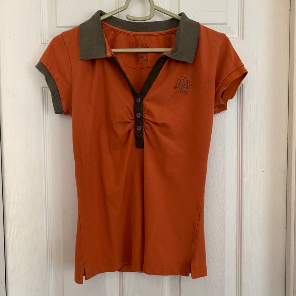 Orange Short-Sleeved T-Shirt with Buttons and Gathering